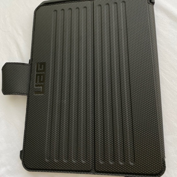 UAG Metropolis Case for iPad Pro 11-inch - Picture 2 of 3